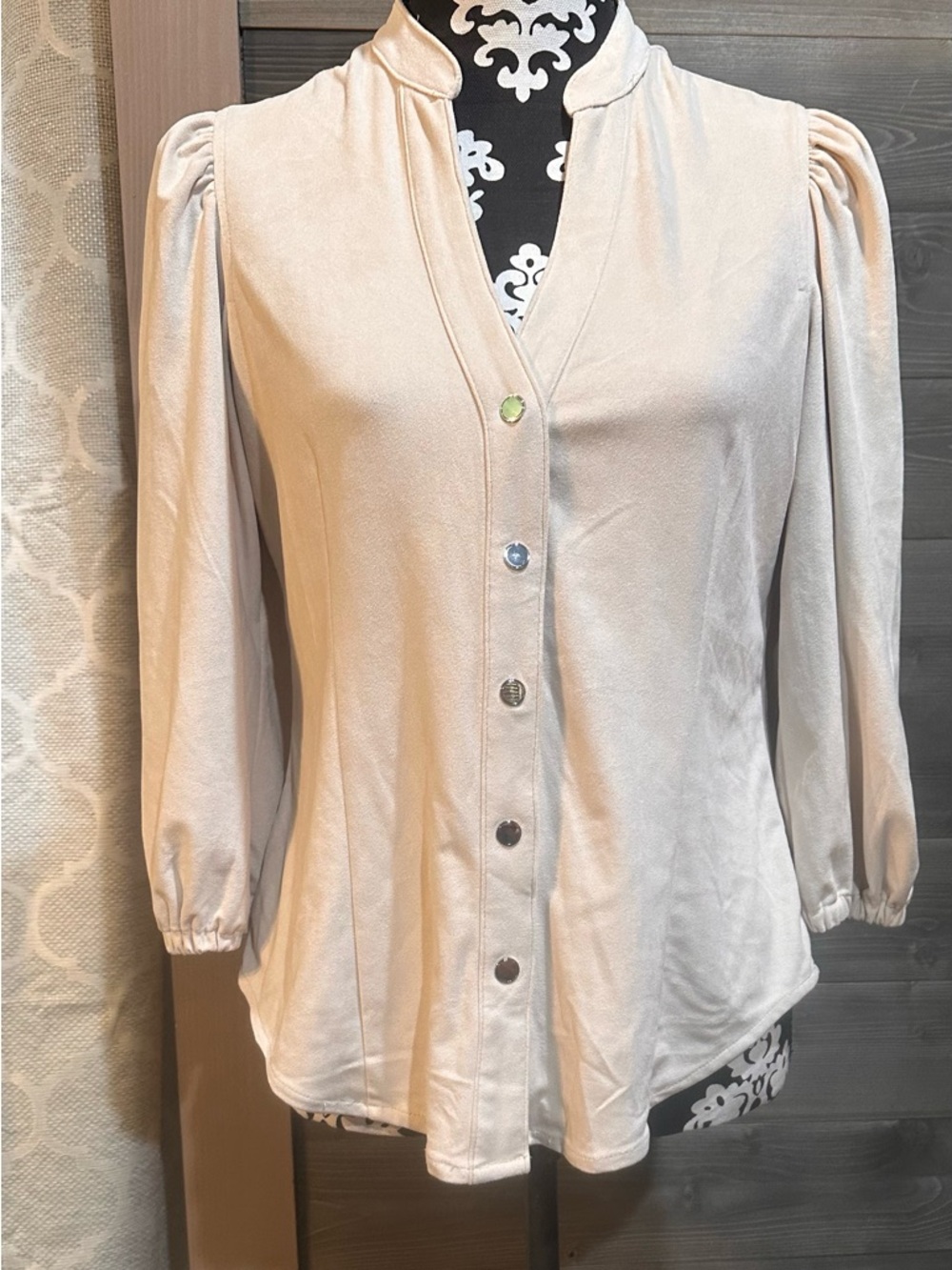 Philosophy Cream Button-Front Women's Blouse - Elegant V-Neck Top size small